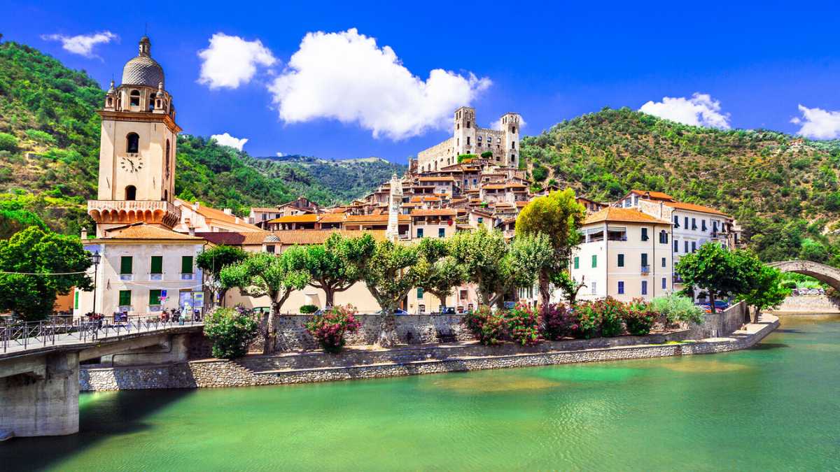 Come Arrivare a Bordighera: Guida Completa per il Tuo Viaggio