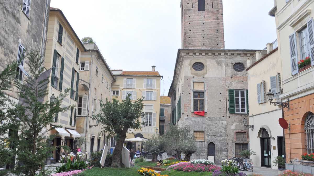 Guida Pratica per Arrivare ad Albenga: Scopri la Bellezza della Liguria