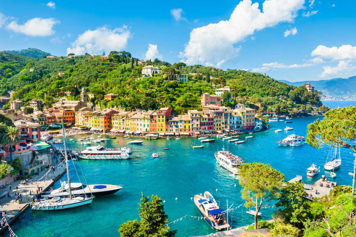Interno del Museo del Mare a Portofino con reperti storici